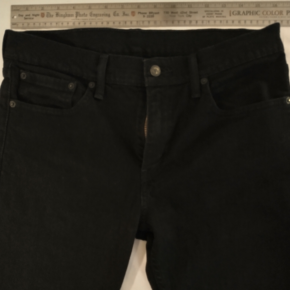 Levi's 511 black size 32x30